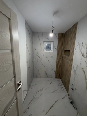 Apartament cu 3 camere, renovat, et 1, Dambovita-Nora