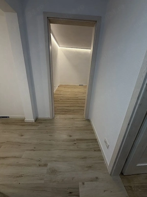 Apartament cu 3 camere, renovat, et 1, Dambovita-Nora - imagine 4