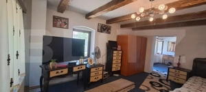 Casă complet renovată, 3 camere, teren 3800 mp – comuna Părău - imagine 6