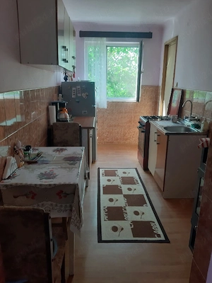Vând apartament decomandat  - imagine 2
