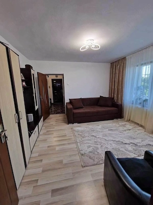 De vanzare apartament cu 2 camere, debara, loc de parcare, mobilat și utilat 55000euro - imagine 3