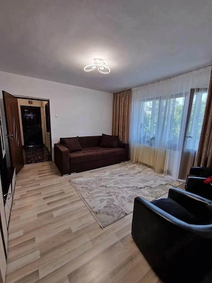 De vanzare apartament cu 2 camere, debara, loc de parcare, mobilat și utilat 55000euro - imagine 2