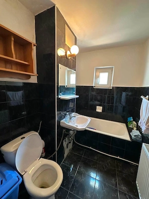 De vanzare apartament cu 3 camere și 2 balcoane, zona Centrala Roman Voda 71900euro - imagine 7