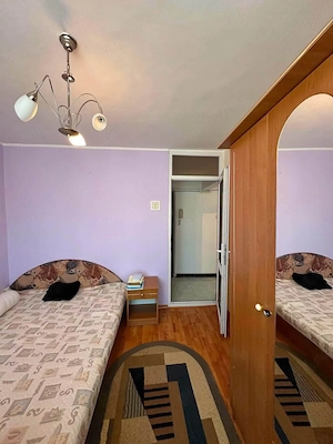 De vanzare apartament cu 3 camere și 2 balcoane, zona Centrala Roman Voda 71900euro - imagine 2
