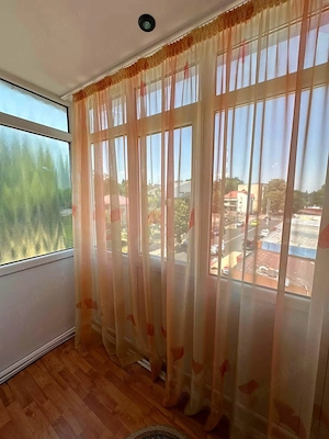 De vanzare apartament cu 3 camere și 2 balcoane, zona Centrala Roman Voda 71900euro