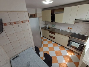Proprietar, superb apartament cu 3 camere, boxa subsol si loc parcare - imagine 3