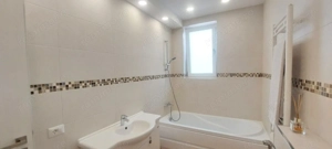 De vânzare casă premium tip duplex,  vedere spre Lacul Brates - imagine 14