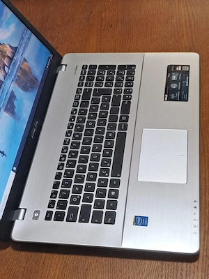 Vand laptop ASUS--Intel  CoreTM i7-4500U--8GB RAM--240GB SSD--Video Dedicat NVidia de 2GB