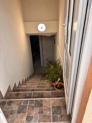 apartament la subsol  - imagine 4