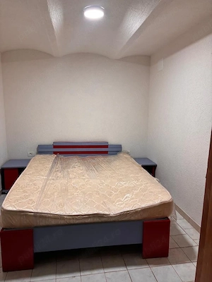 apartament la subsol 