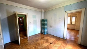 Apartament cu 4 camere , garaj si teren de 420 mp de vanzare zona Sub Arini - imagine 9