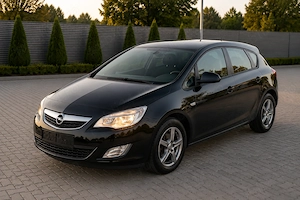 Opel Astra J 1.7CDTI | Clima | Senzori Parcare | Economică și Fiabilă