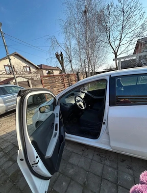 Toyota Yaris - imagine 5