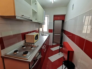 INCHIRIEZ apartament 2 camere , renovat,zona Vasile Aaron - imagine 5
