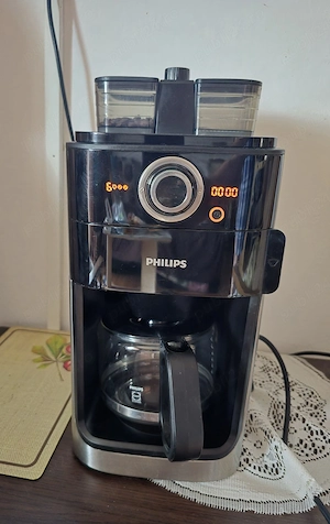Cafetiera cu rasnita încorporată Philips 