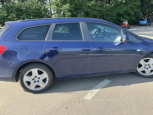 Vând Opel astra J 2011 - imagine 2