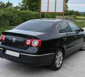VW Passat B6 2.0 TDI 140 CP BMP   Model 2006   Xenon   Încălzire scaune   Navi Kenwood   262.xxx km - imagine 4
