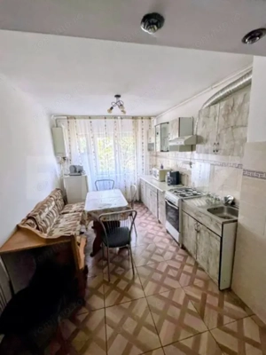 Apartament - 3 camere - etaj intermediar, zona Lama - imagine 2