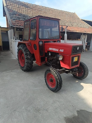 Tractor UTB 445 cu remorca si alte utilaje