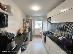 Apartament cu 2 camere, 2 parcari, curte+foisor - imagine 7