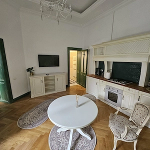 Apartament in zona centrala - imagine 3