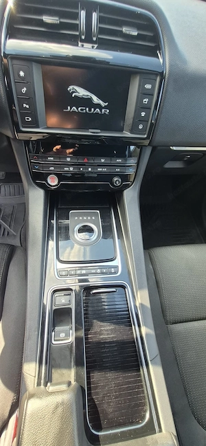 Jaguar F-pace 2.0 D AWD 2018 - imagine 5