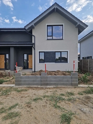 De vanzare jumatate de duplex P+M in Mosnita Noua
