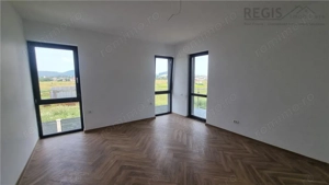 Vila moderna de 4 camere zona Sanpetru - imagine 6