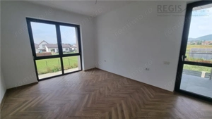 Vila moderna de 4 camere zona Sanpetru - imagine 8