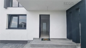 Vila moderna de 4 camere zona Sanpetru - imagine 19