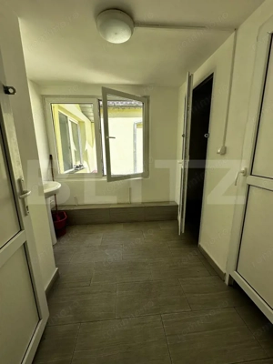 Două camere într-o casă de inchiriat, cu acces la bucătărie și baie  - imagine 6