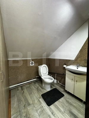 Două camere într-o casă de inchiriat, cu acces la bucătărie și baie  - imagine 4