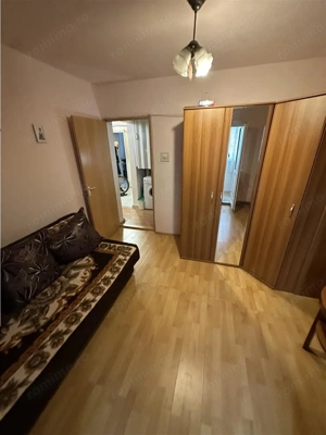 Decomandat cu 2 bai si 2 balcoane la etajul 1 bloc izolat - imagine 3