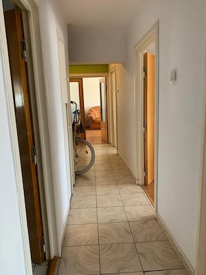 De vanzare apartament 3 camere  - imagine 5