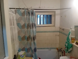 Apartament 2 camere, ultracentral, 50 mp, etaj 1, centrală termică, termopan, termoizolat - imagine 2