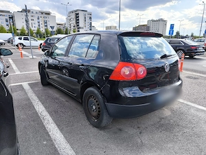 Volkswagen Golf 5 V 1.6 FSI