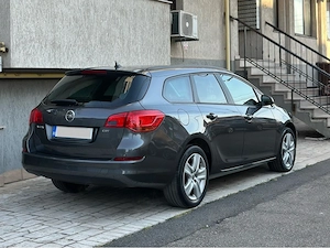 Opel Astra J 2012 1.7 CDTI Euro 5  - imagine 5
