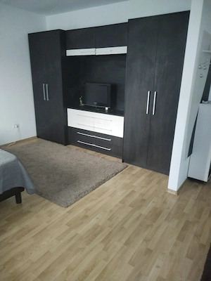 Închiriez garsonieră