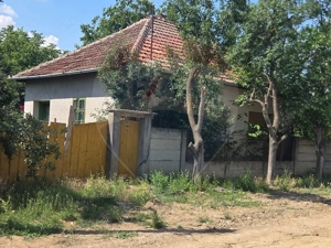 Casă cu gradina mare in Boiu - imagine 5