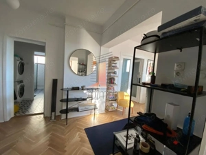 Apartament 2 camere, in vila, spatios, garaj, zona buna!