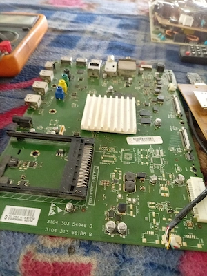 Placa de bază și sursa tv led 3104-303 -54946  B