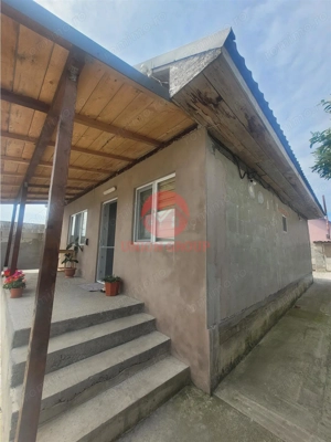 Casa in Stare Excelenta si Teren 230 mp, Lumina - imagine 2