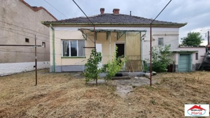 Casa cu teren 421 mp zona Titulescu 119000 Euro