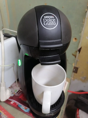 Aparat de cafea cu capsule Nescafe 