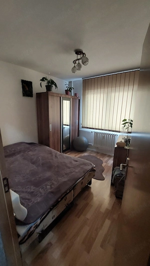 vand 2 camere zona Mc DONALDS pret de ocazie 140.000 euro etaj 2