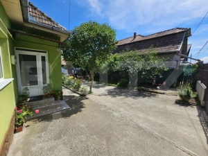 Casă renovată, 4.237mp teren intravilan, Dublu front stradal, Războieni-Cetate