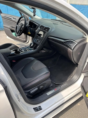 Unic proprietar, vând Ford Mondeo, an 2017, 80000 km, cutie automată, transmisie 4x4 - imagine 7