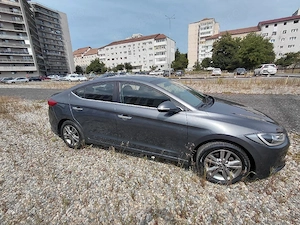 vand Hyundai Elantra - imagine 3