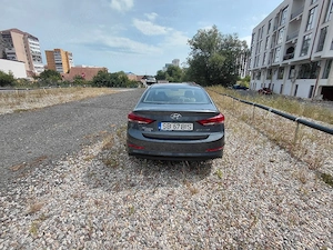 vand Hyundai Elantra - imagine 2