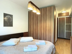 Inchiriez apartament in ansamblul Colina Marei Sinaia - imagine 9